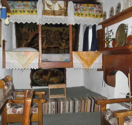 Tinas House *