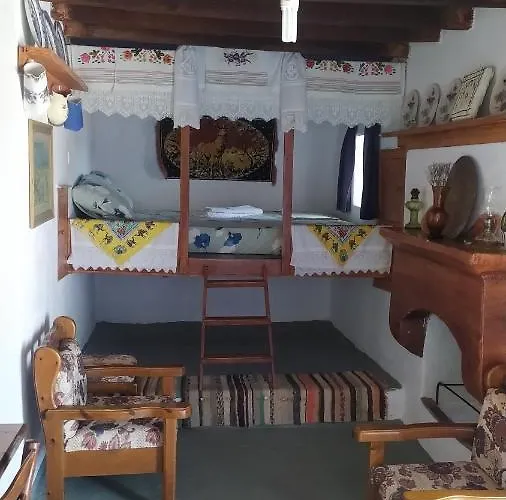 بيت للعطل Tinas House Afiartis