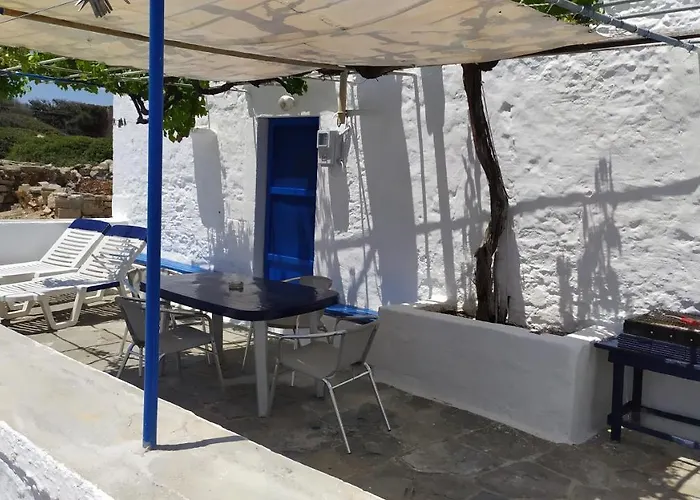 بيت للعطل Tinas House Afiartis