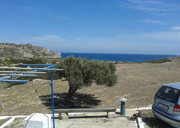 Tinas House بيت للعطل Afiartis